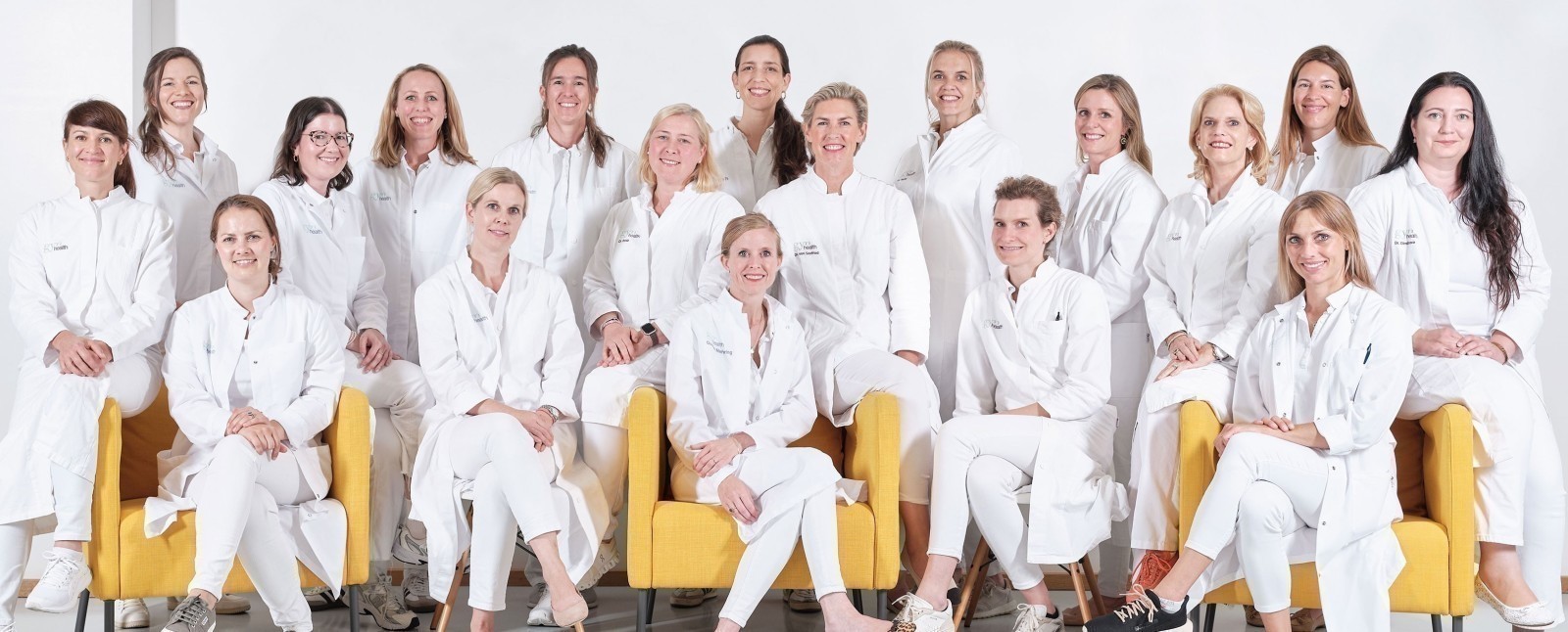 240705_teamimage_front